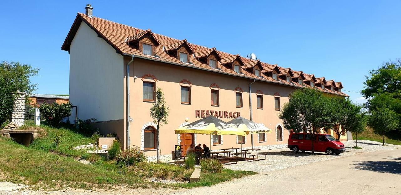 Hotel Ruzeny Hustopece Exterior photo